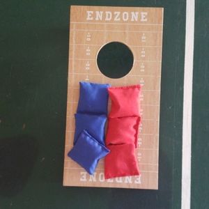 Desk Cornhole